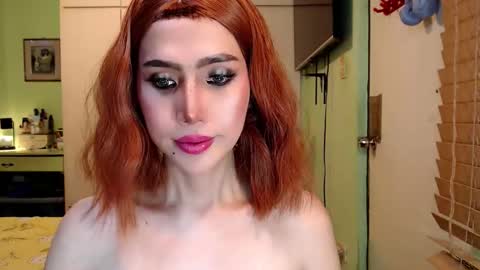 Snapshot of deliciosats chatting on October 13, 2:35 am Mercedes online show from October 13, 2:35 am