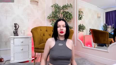 Christine online show from February 25, 8:53 pm