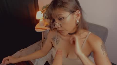 Delilah online show from April 22, 5:25 am