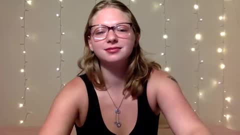 DelilaLove3412 online show from December 16, 11:22 pm