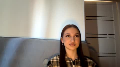 Delphaswindler online show from April 25, 1:41 pm