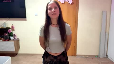 delphineframpton online show from October 14, 6:38 am