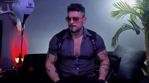 dennis_cox_ online show from January 18, 6:00 am