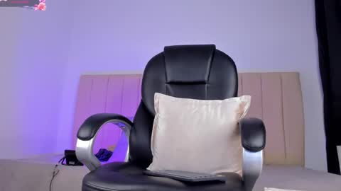 dennis munera online show from March 5, 12:14 pm