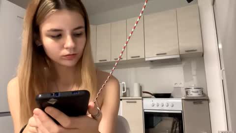 Snapshot of denniskibler chatting on October 17, 3:49 pm Denni online show from October 17, 3:49 pm