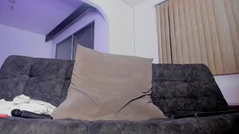 Snapshot of dereckhardd chatting on March 11, 3:36 am dereckhardd online show from March 11, 3:36 am