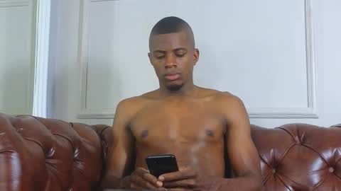 Snapshot of dereckwolf_ chatting on October 20, 11:37 am dereckwolf_ online show from October 20, 11:37 am