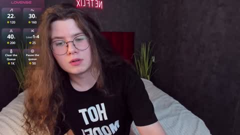 Derek online show from February 1, 3:28 pm