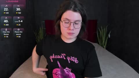 Derek online show from February 11, 12:36 pm