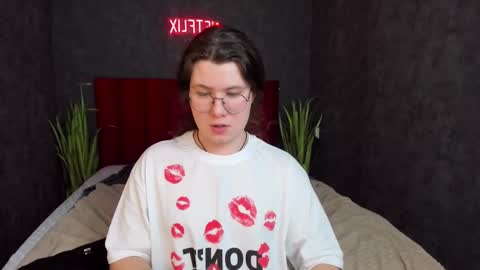 Derek online show from February 12, 6:40 pm