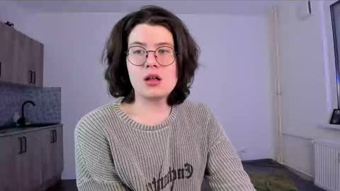 Derek online show from February 16, 6:28 pm