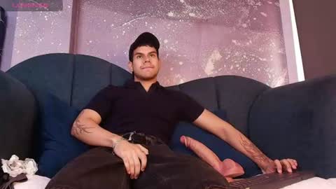 derek_voss online show from June 26, 1:49 pm