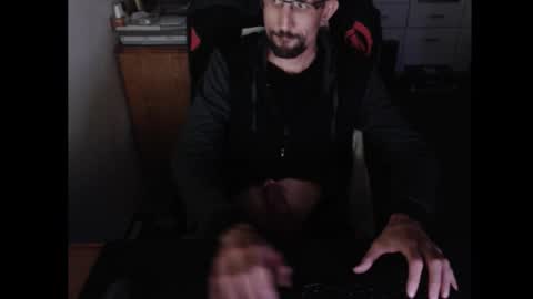 Snapshot of dermattes chatting on October 4, 2:15 pm dermattes online show from October 4, 2:15 pm