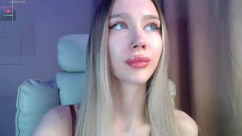 Ari online show from April 8, 4:43 pm