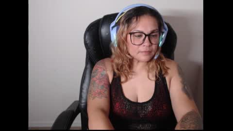 desertadventures25 online show from March 28, 2:57 am