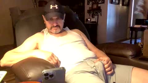 desertdaddy658488 online show from March 3, 7:32 pm
