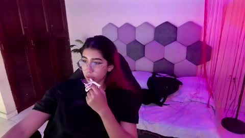 TORI AND MR. BEAR online show from March 14, 6:34 pm