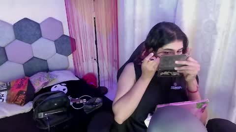 TORI AND MR. BEAR online show from May 25, 7:09 pm
