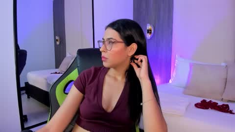 desire online show from March 25, 12:45 pm