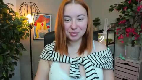 LAYLA online show from October 1, 7:07 am