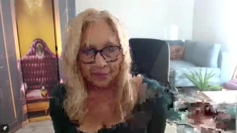Snapshot of desiresofia chatting on October 21, 1:59 pm S O F I A online show from October 21, 1:59 pm
