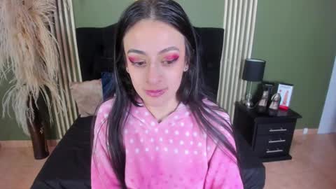 Snapshot of desiring__angel chatting on February 26, 11:00 am Desiring Angel online show from February 26, 11:00 am