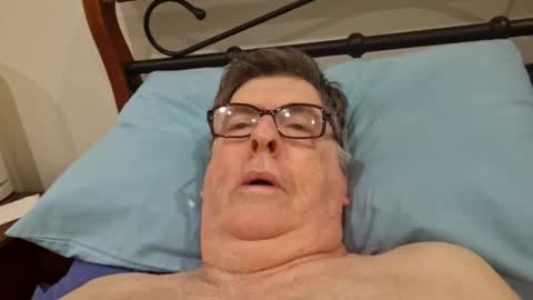 Desmon1958 online show from April 10, 9:08 pm