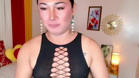 destenierose online show from February 3, 3:15 am