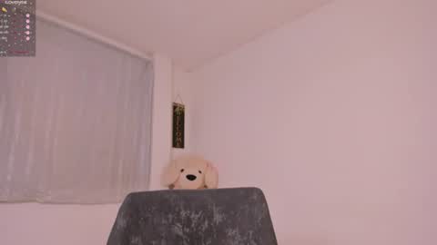 desty_y online show from July 18, 12:29 pm