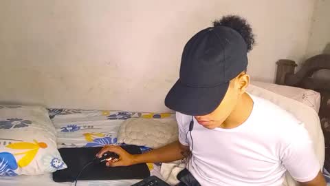 deus_steim online show from December 4, 5:07 am