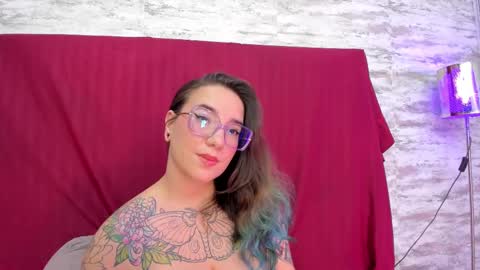 Snapshot of deva_blue chatting on February 22, 8:29 am Deva Blue online show from February 22, 8:29 am