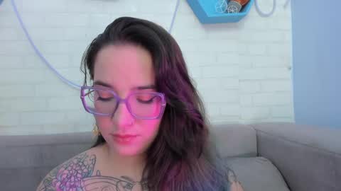 Snapshot of deva_blue chatting on February 10, 6:53 am Deva Blue online show from February 10, 6:53 am