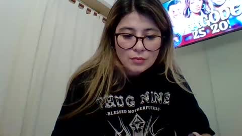 Snapshot of devilbabi chatting on October 16, 5:18 am devilbabi online show from October 16, 5:18 am