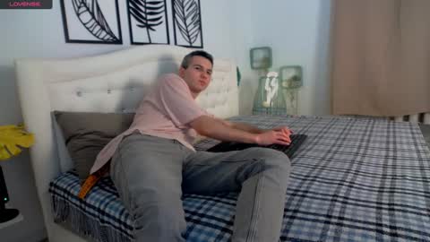 devin_ho online show from February 2, 7:35 pm