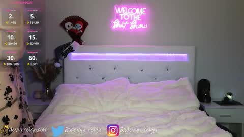 Devyn Reign online show from November 15, 6:26 am