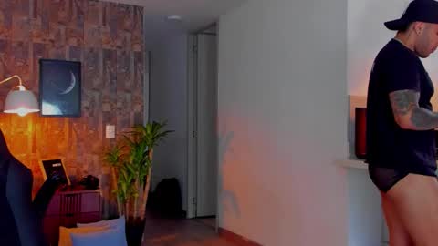 JULIAN online show from November 25, 7:01 pm