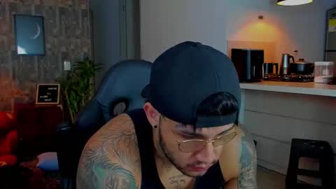 JULIAN online show from December 15, 1:01 am