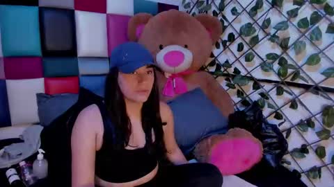 dhaniela naugthy online show from February 3, 1:46 am