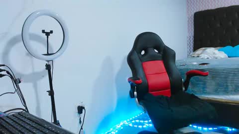 Diamond Boy online show from December 9, 3:29 am