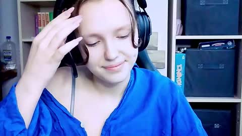 diana_back3 online show from October 6, 6:31 am