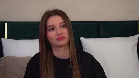 Snapshot of dianabecker chatting on October 8, 10:54 am Diana online show from October 8, 10:54 am