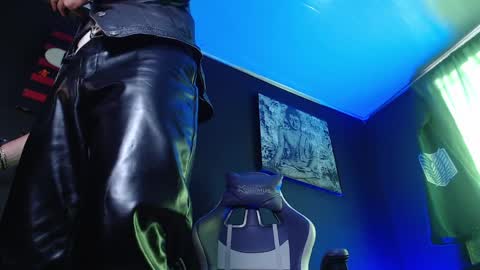 DICAPRIO online show from April 1, 1:41 pm