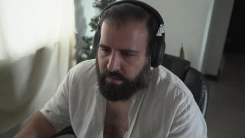 Snapshot of dicristalino chatting on December 7, 8:00 pm Cristian Dipolino online show from December 7, 8:00 pm