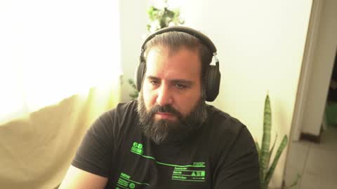 Snapshot of dicristalino chatting on December 7, 2:30 pm Cristian Dipolino online show from December 7, 2:30 pm