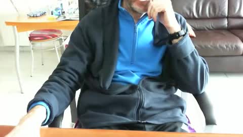 didonc from france..... online show from March 29, 7:54 am