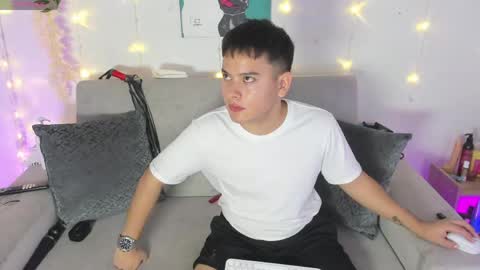 Diego Robles online show from June 5, 1:49 pm
