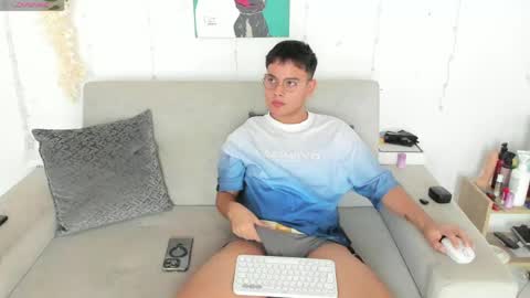 Diego Robles online show from June 6, 7:42 pm