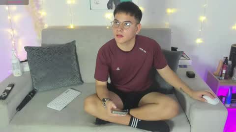 Diego Robles online show from June 4, 2:34 pm