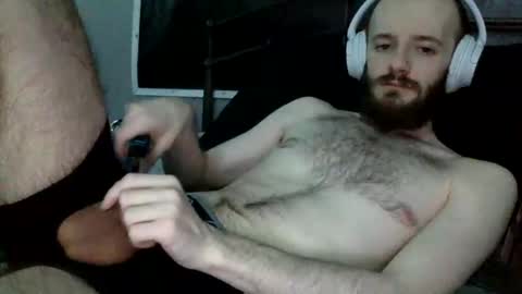 Snapshot of digbicknik chatting on March 4, 5:53 am digbicknik online show from March 4, 5:53 am