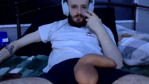 Snapshot of digbicknik chatting on March 3, 5:53 am digbicknik online show from March 3, 5:53 am